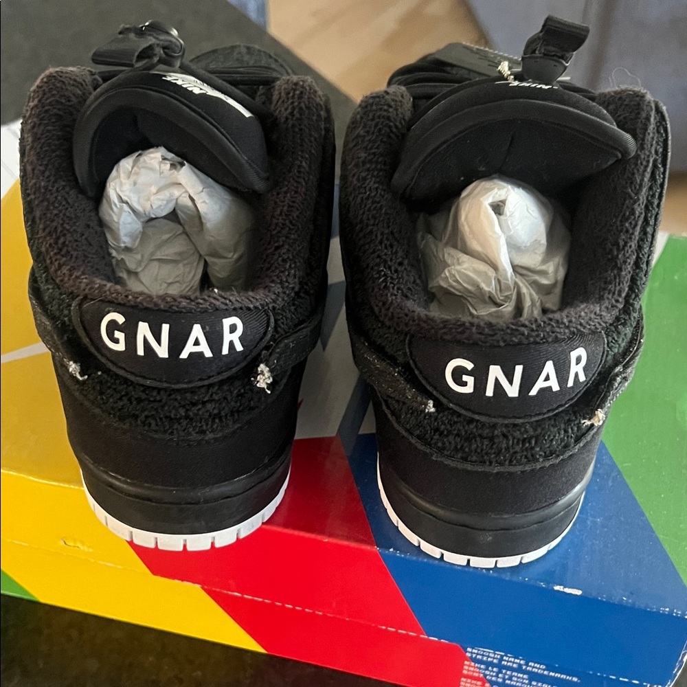 Nike SB Dunk Low Gnarhunters - Picture 3 of 4